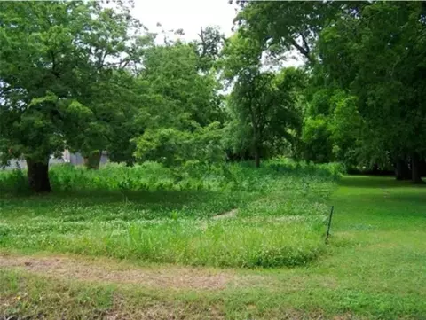 221 N Cedar St, Pauls Valley, OK 73075