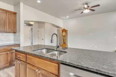 5708 Cedar Tree Cir, Guthrie, OK 73044 photo 9