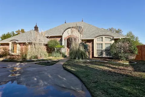 14812 Maplelake Dr, Edmond, OK 73013