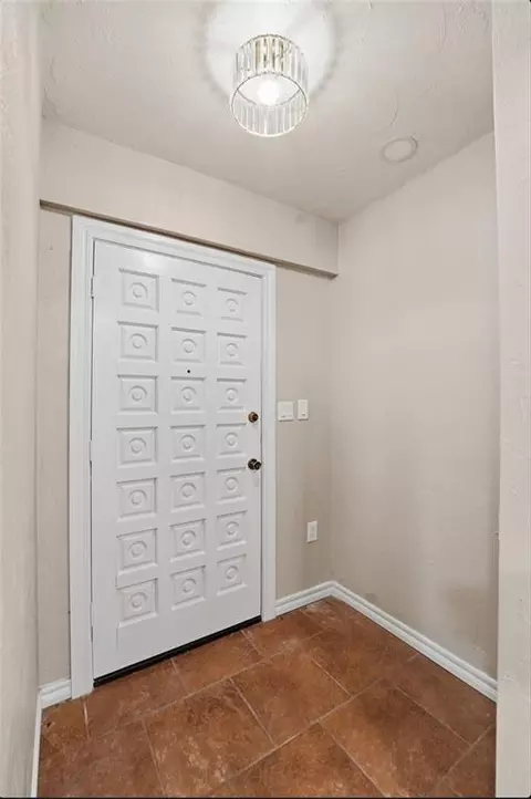 Entry Way - 2505 N Robin St, Altus, OK 73521 photo 1 of 1