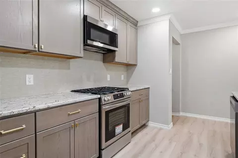 Kitchen - 2505 N Robin St, Altus, OK 73521 photo 4 of 5