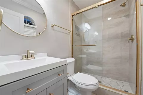 Bath - 2505 N Robin St, Altus, OK 73521 photo 1 of 4