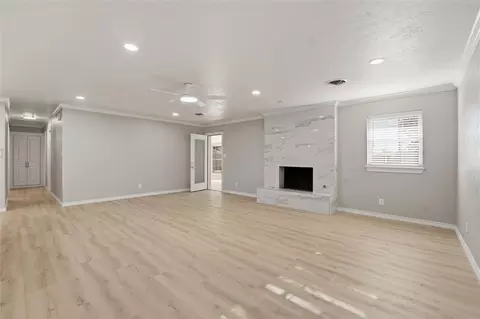 Living - 2505 N Robin St, Altus, OK 73521 photo 3 of 6