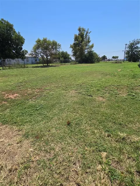 710 W Liveoak St, Altus, OK 73521