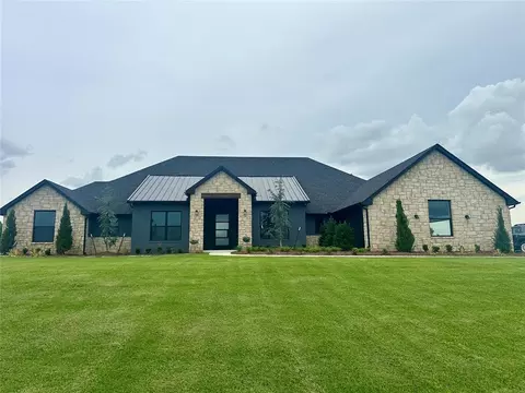 1353 High Meadow Ln, Goldsby, OK 73093