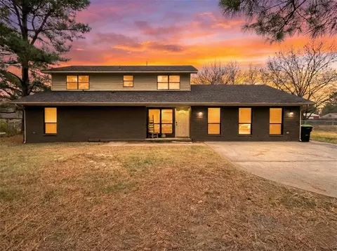 520 Adams St, Holdenville, OK 74848
