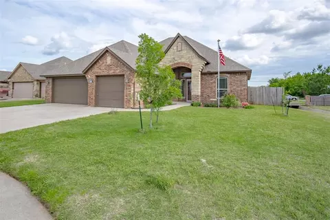 708 Carol Ann Pl, Moore, OK 73160