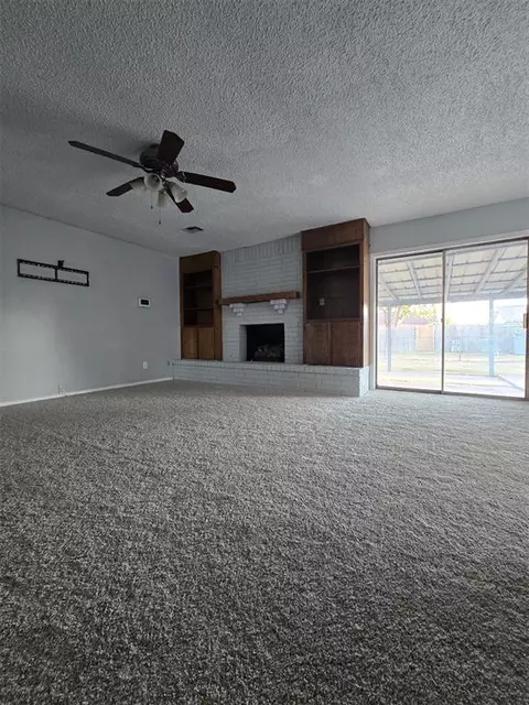 1908 Tyler St, Altus, OK 73521 photo 2