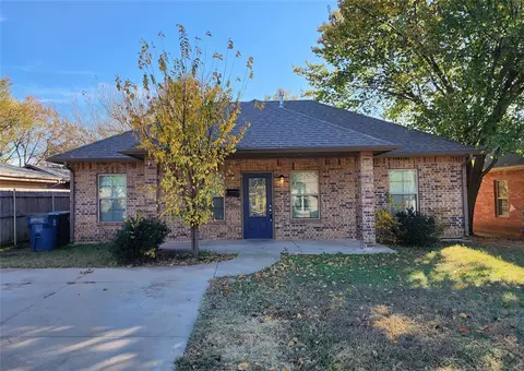 106 W Clegern Ave, Edmond, OK 73003