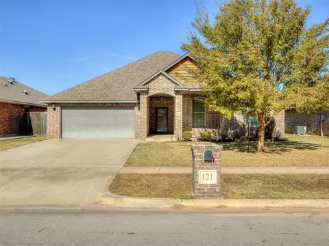 121 SW 148th St, Moore, OK 73170