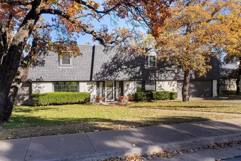 809 Timber Ridge Rd, Edmond, OK 73034