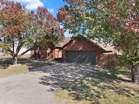 168 SW Crater Creek Rd, Cache, OK 73527