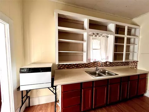Kitchen - 209 E G St, Ringling, OK 73456 photo 2 of 3