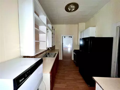 Kitchen - 209 E G St, Ringling, OK 73456 photo 3 of 3