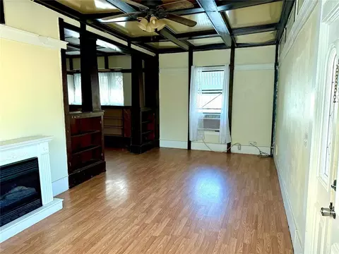 Living - 209 E G St, Ringling, OK 73456 photo 1 of 7