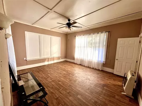 Living - 209 E G St, Ringling, OK 73456 photo 5 of 7