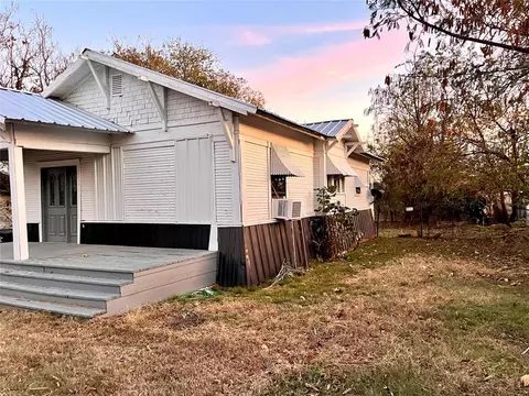 Exterior - 209 E G St, Ringling, OK 73456 photo 1 of 1