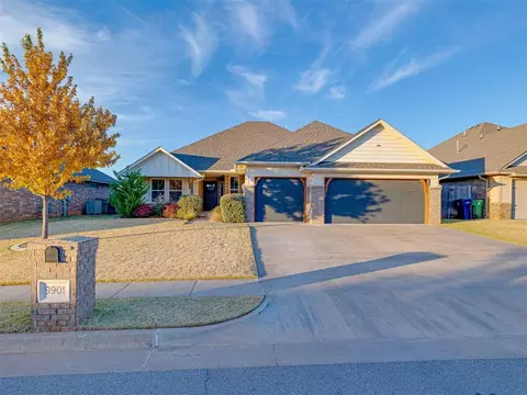 9901 NW 143rd St, Yukon, OK 73099