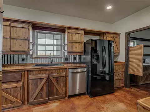 Kitchen - 1007 Cs 2928, Tuttle, OK 73089 photo 1 of 6