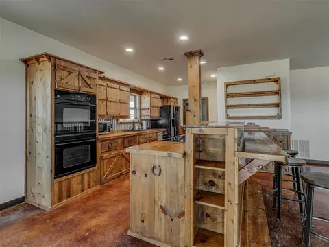Kitchen - 1007 Cs 2928, Tuttle, OK 73089 photo 4 of 6