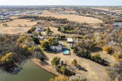 1910 Sunflower Ne Rd, Piedmont, OK 73078