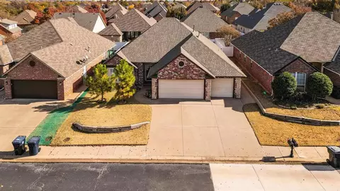 16712 Farmington Way, Edmond, OK 73012