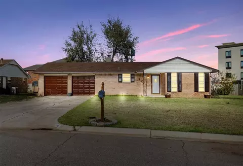 2703 Villa Dr, El Reno, OK 73036
