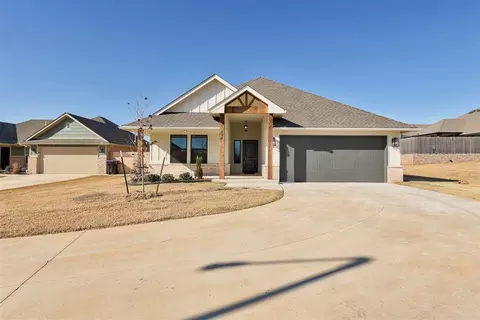208 Camellia Cir, Noble, OK 73068