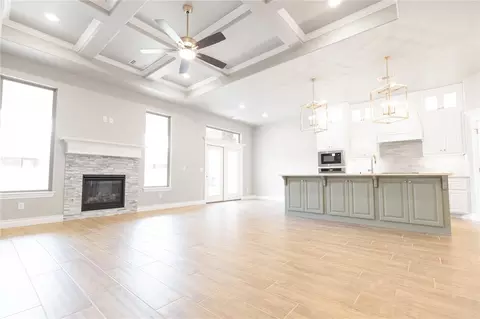 10305 SW 56th St, Mustang, OK 73064