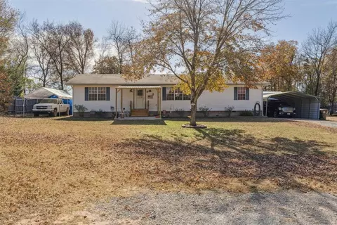 9 Rodeo Dr, Mcloud, OK 74851