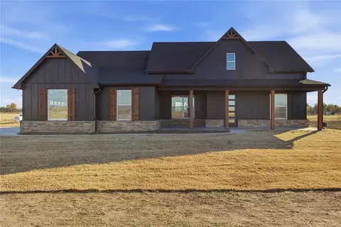Exterior - 977 Rylee Ln, Tuttle, OK 73089 photo 2 of 7