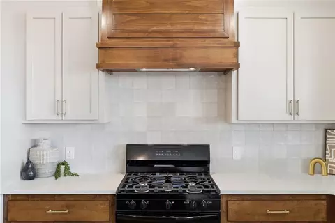 Kitchen - 977 Rylee Ln, Tuttle, OK 73089 photo 5 of 5