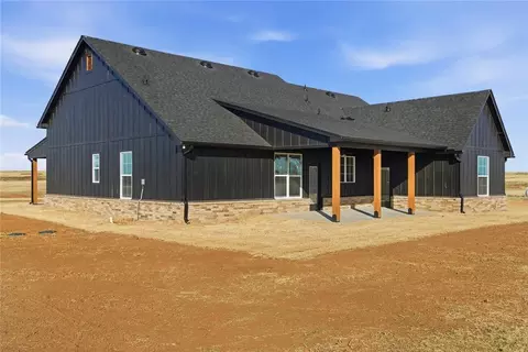 Exterior - 977 Rylee Ln, Tuttle, OK 73089 photo 4 of 7