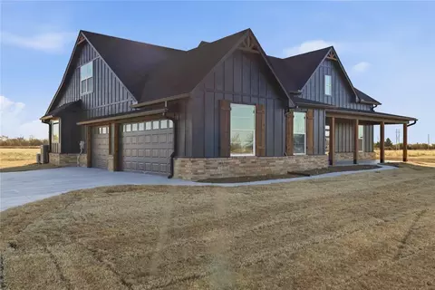 Exterior - 977 Rylee Ln, Tuttle, OK 73089 photo 3 of 7