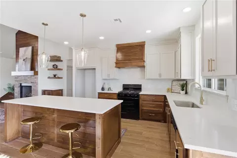 Kitchen - 977 Rylee Ln, Tuttle, OK 73089 photo 2 of 5