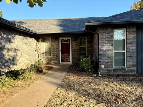 3805 Stoneybrook Dr, Chickasha, OK 73018