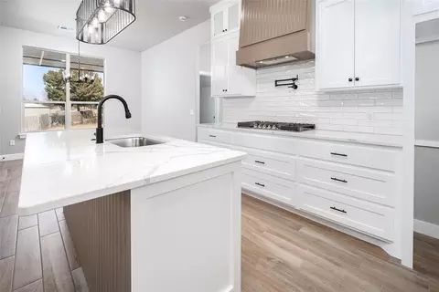 Kitchen - 1455 Deer Ridge Run, Tuttle, OK 73089 photo 2 of 3