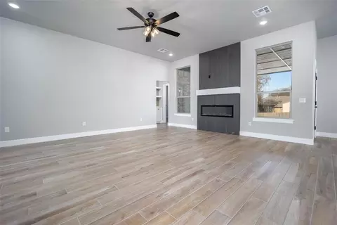 Living - 1455 Deer Ridge Run, Tuttle, OK 73089 photo 3 of 3