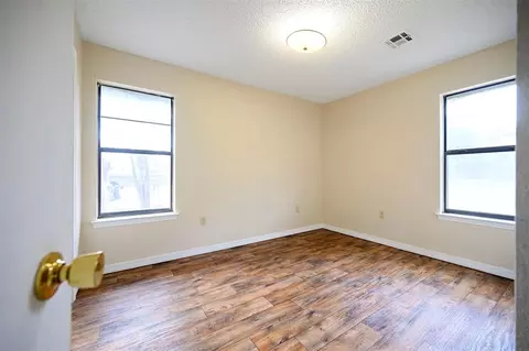 Bedroom - 507 N Bock St, Broken Bow, OK 74728 photo 7 of 8