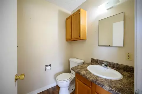 Bath - 507 N Bock St, Broken Bow, OK 74728 photo 1 of 4