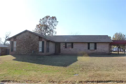 211 N Dewey Ave, Chandler, OK 74834