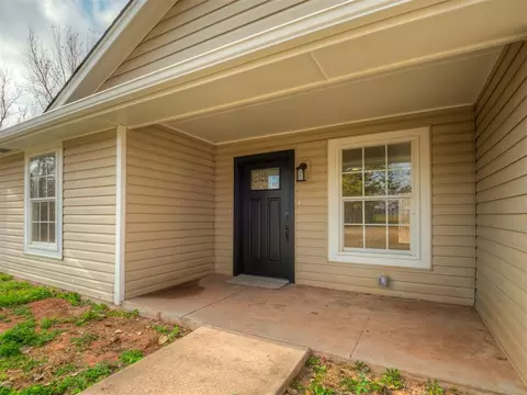 Exterior - 2085 Fox Ln, Tuttle, OK 73089 photo 3 of 8