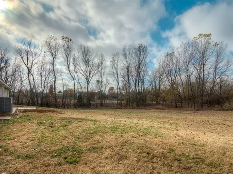 Exterior - 2085 Fox Ln, Tuttle, OK 73089 photo 8 of 8