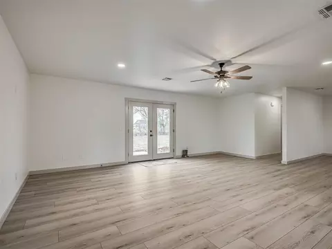 Living - 2085 Fox Ln, Tuttle, OK 73089 photo 1 of 7