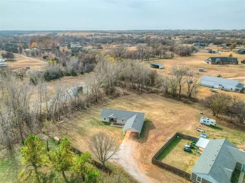 View/Area - 2085 Fox Ln, Tuttle, OK 73089 photo 1 of 4