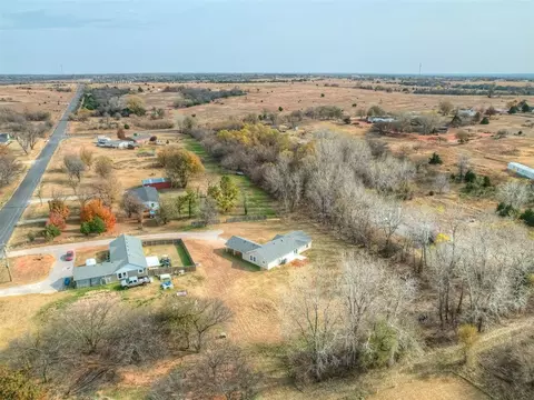View/Area - 2085 Fox Ln, Tuttle, OK 73089 photo 2 of 4
