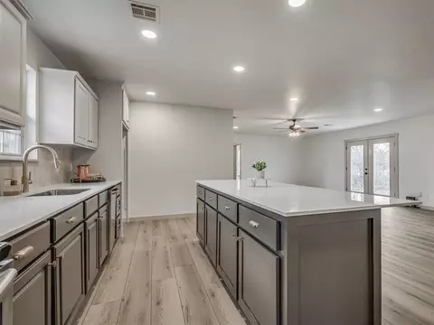 Kitchen - 2085 Fox Ln, Tuttle, OK 73089 photo 6 of 9