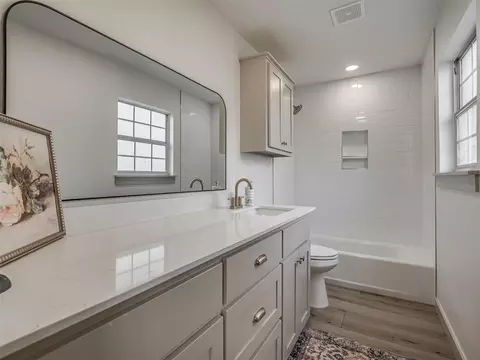 Bath - 2085 Fox Ln, Tuttle, OK 73089 photo 1 of 7