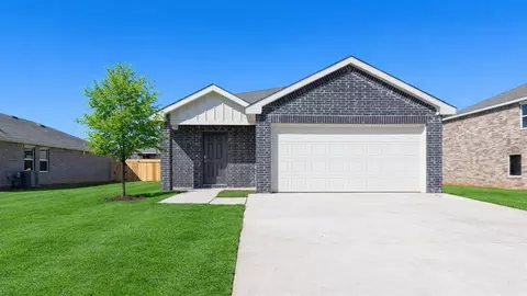 515 St Charles Pl, Newcastle, OK 73065