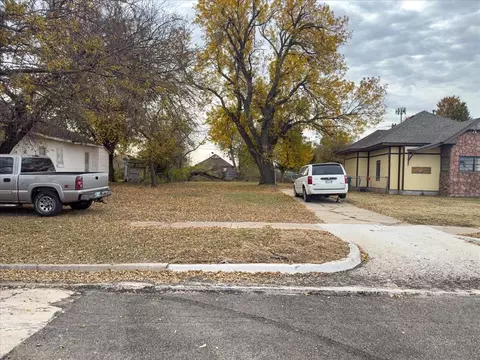 916 NW 95th St, Oklahoma City, OK 73114